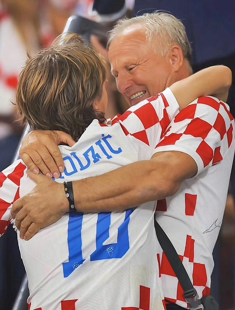 首届“百BA”广东百家姓篮球赛即将开幕，前广东宏远队球员王薪凯邀您赛场见！