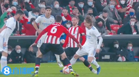 泽林斯基：制胜球有运气加持；为避免停赛未过多参与身体对抗